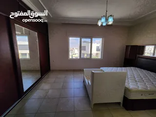  11 فيلا مستقلة نصف مفروشة في منطقة الظهير للبيع - ref : 14512