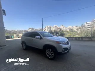  3 Kia sorento 2011 للبيع