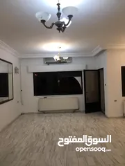  1 شقه مميزه للايجار في الشميساني 3 غرف نوم منهم 2 ماستر. بلكونه عدد 2. مطبخ كبير ومميز. تدفئه ومكيفات