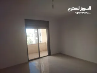  5 شقه مدخل خاض خلف مستشفى رام الله