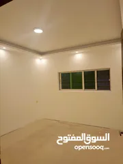  2 شقة للايجار الياسمين قرب مسجد الفقيه طابق شبه ارضي مساحة 120م