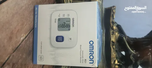  6 جهاز قياس ضغط الدم ياباني استخدام بسيط جدا  omron RS1