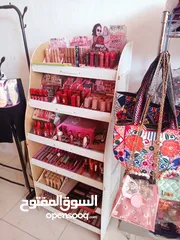  6 اغراض اكسسورات وتجميل وكهربائيه سشوار ومليكان وستاند