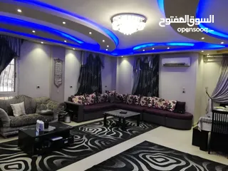 17 شقه 200 م الحي التاسع الشيخ زايد مجاوره اولي  حي القصور والفلل تشطيب شخصي