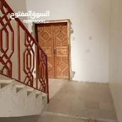  12 عماره مع الهنجر للبيع عرطه