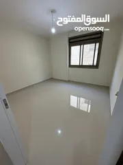  3 ثلاث غرف نوم غير مفروشة للإيجار.