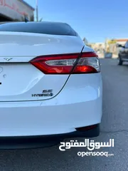  11 TOYOTA Camry Hybrid SE Lithium