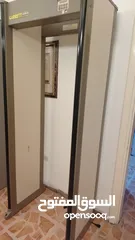  12 بوابات تفتيش