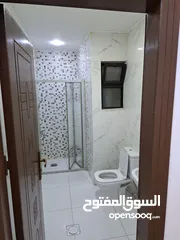  8 شقة للبيع في الجبيهة 140 متر طابق ثاني بناء 2017، صالة وصالون، 3 غرف نوم، حمامين، مطبخ راكب وبرندة