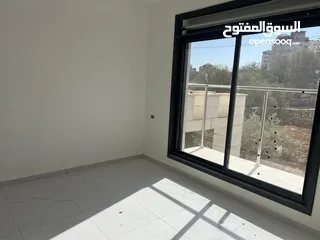  2 شقه فارغة للايجار في عين منجد لم تسكن من قبل