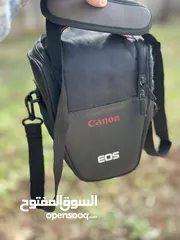  6 للبيع علبه الكاميرا 80D و عدسة 2