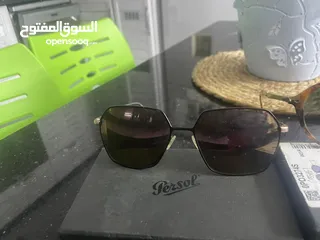  2 نضارات ماركا بحال الوكاله للبيع باسعار مغريه جداً انته بس فوت نقي وادفع بخق الله وشيل