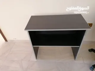  2 مكتب خشب وملحقاته