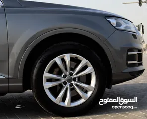  27 Audi Q7 40 TFSI quattro 2017 V4  GCC, accident-free in excellent condition service history from Audi