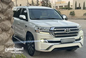  25 Toyota Land Cruiser 2016 Gx-r 5700CC V8 بحالة الوكالة الفحص: 7 جيد بدون ملاحظات