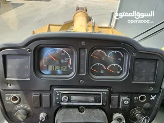  17 لودر كاتربلر 966H بحالة ممتازة للبيع بسعر مغري