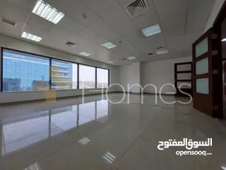  4 مكتب طابق خامس بواجهات زجاجية للايجار في شارع مكة بمساحة 321م