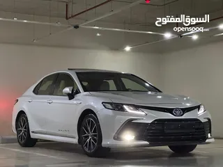  7 Toyota Camry 2023 Gle  بحالة الوكالة