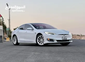  28 Tesla Model S Long Range Plus 2020 White interior