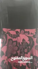 2 فستان اسود و خمري