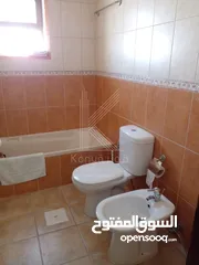  4 فيلا مميزة للبيع في ضاحية النخيل