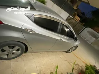  4 هيونداي افانتي 2011 للبيع