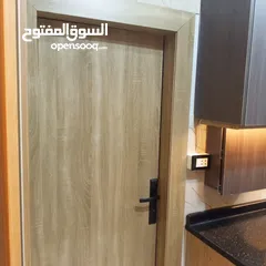  4 عرض على ابواب الخشب