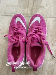  4 احذيه رياضية وصندل
