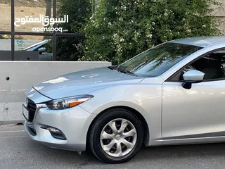  21 مازدا زوم 3 -  2019  بسعر 11600 دينار  كاش لون سلفر    لم تعمل سياحي او تطبيقات نهائي