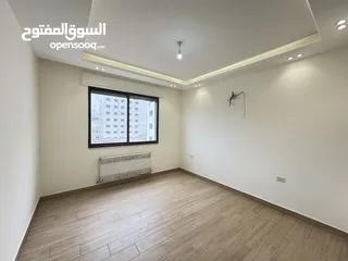  22 شقة مميزة طابق اول بأجمل مناطق خلدا مساحة واسعه 240م بسعر مميز