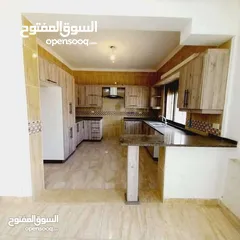  6 شقة سوبر ديلوكس - الكرسي - 3نوم 1ماستر - 170م - قرب الخدمات العامة - موقع هادئ ومميز