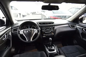  3 عرض العيد نيسان اكستريل بحالة الوكالة Nissan X-trail SV 2.5 2015