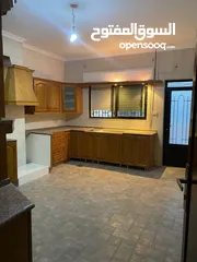  9 Villa For Sale in Khalda