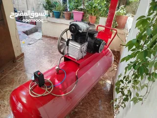  8 معدات محل بناشر للبيع بحال الوكالة