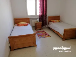  21 شقة مفروشة متكونة من غرفتين و صالون للايجار باليوم في تونس العاصمة على طريق المرس