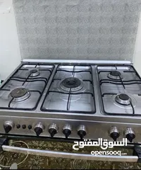  1 طباخ إيطالي. كلش نظيف وسعره ب 350  وبي مجال