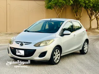  2 Mazda 2 2014 hatchback