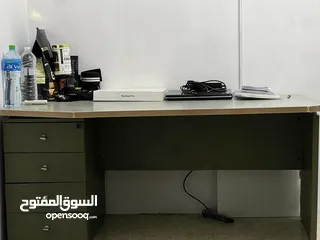  1 مكتب للبيع بحاله جيده