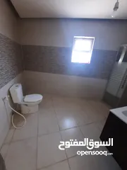  11 شقة  مميزة فارغة للايجار في دير غبار