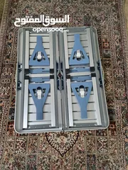  3 طاوله مع اربعة كراسي تصلح للرحلات والحدائق