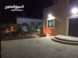  9 فيلا للبيع بالقرب بشارع الباباي