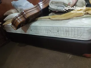  1 قاعده تخت مع فرشه ريم   طقم سفره 8كراسي مع بوفيه