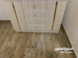  1 خزانه وتواليت غرفة نوم