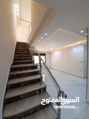  25 شقة مساحة 185متر مع روف (دوبليكس) وتراس باطلاله مميزة في شفا بدران للبيع من المالك