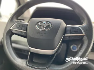  9 Toyota sienna 2021