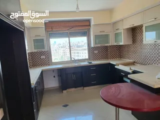  5 شقه للايجار