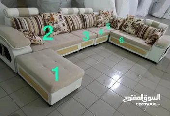  1 كنبات لونها حليبي