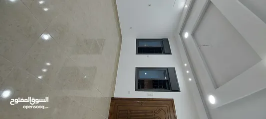  1 شقة فاخرة للبيع التاسعة كاش أو اقساط ط1هندسي 114 م اطلالة بحرية دائما