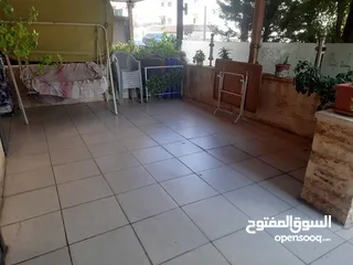  4 شقه مميزه للبيع