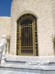  1 بسعر شقة فيلا دوبلكس مع شقة منفصلة للبيع في أبو نصير